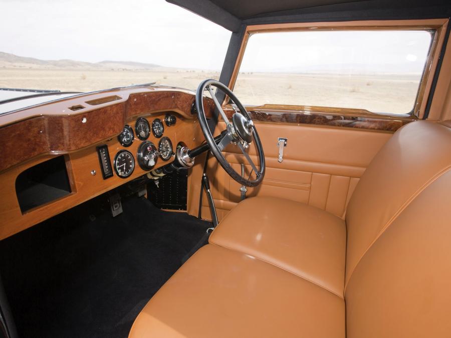 Интерьер Bentley 8-Litre Limousine by Mulliner 1932 года  (фото 4 из 8)
